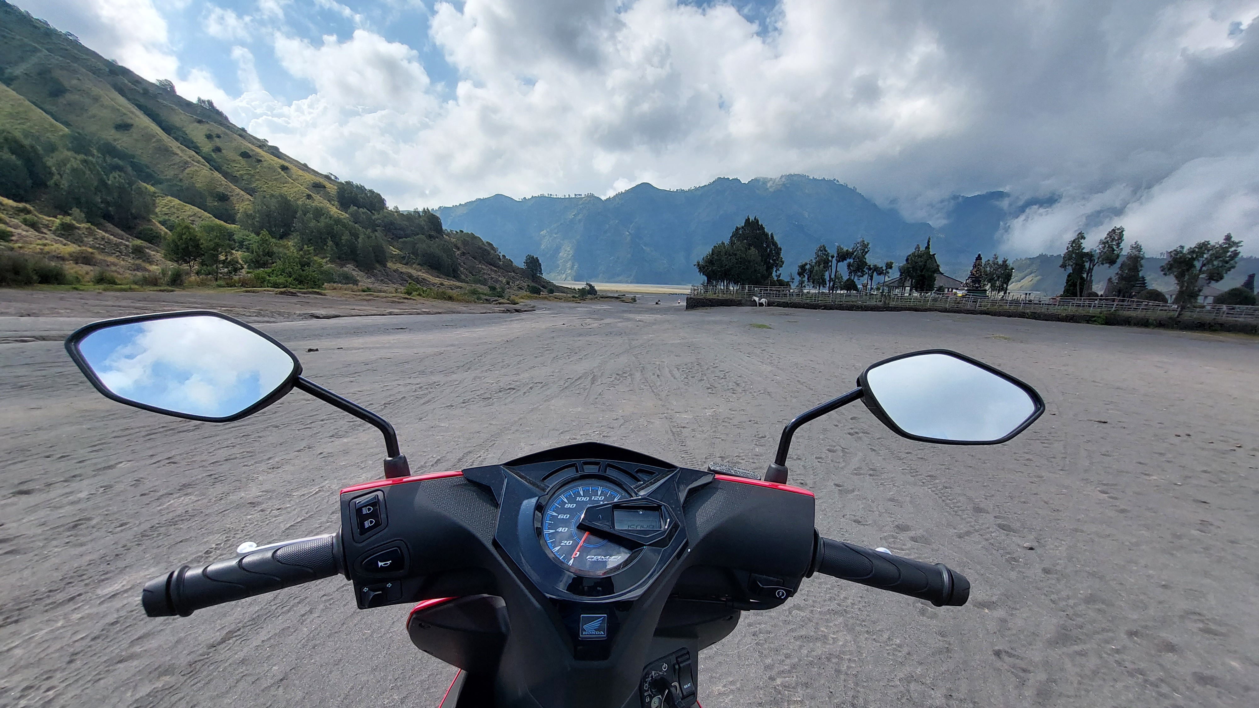 自驾摩托车，bromo火山一日游。布罗莫火山摩旅。